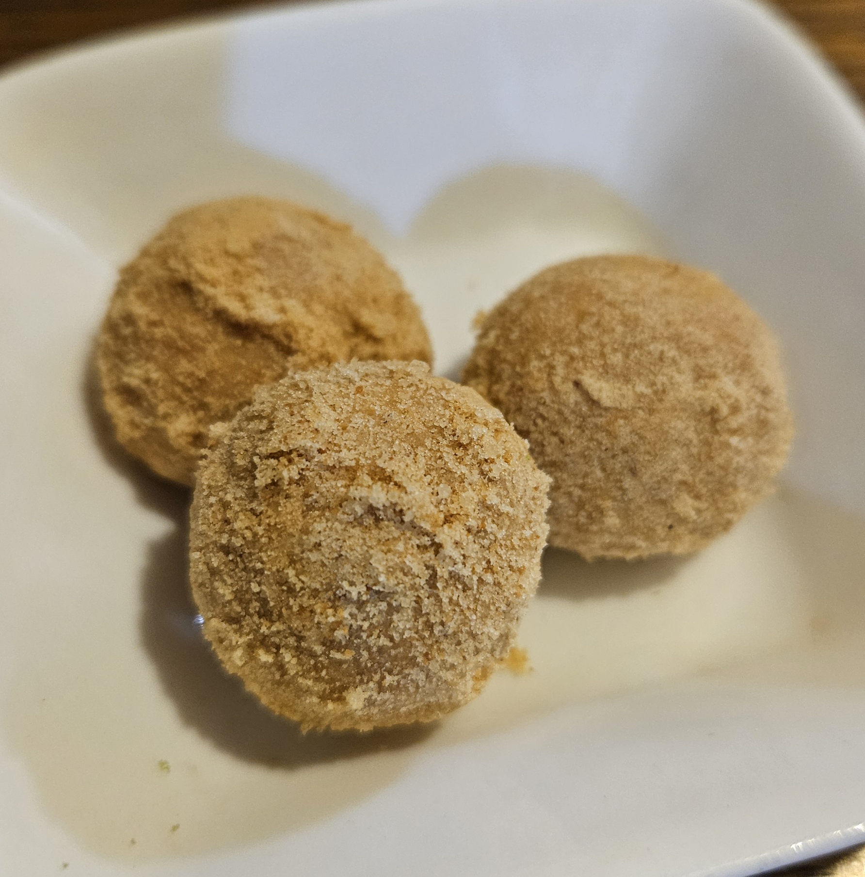 自然栽培米イセヒカリの米粉スノーボール　きな粉