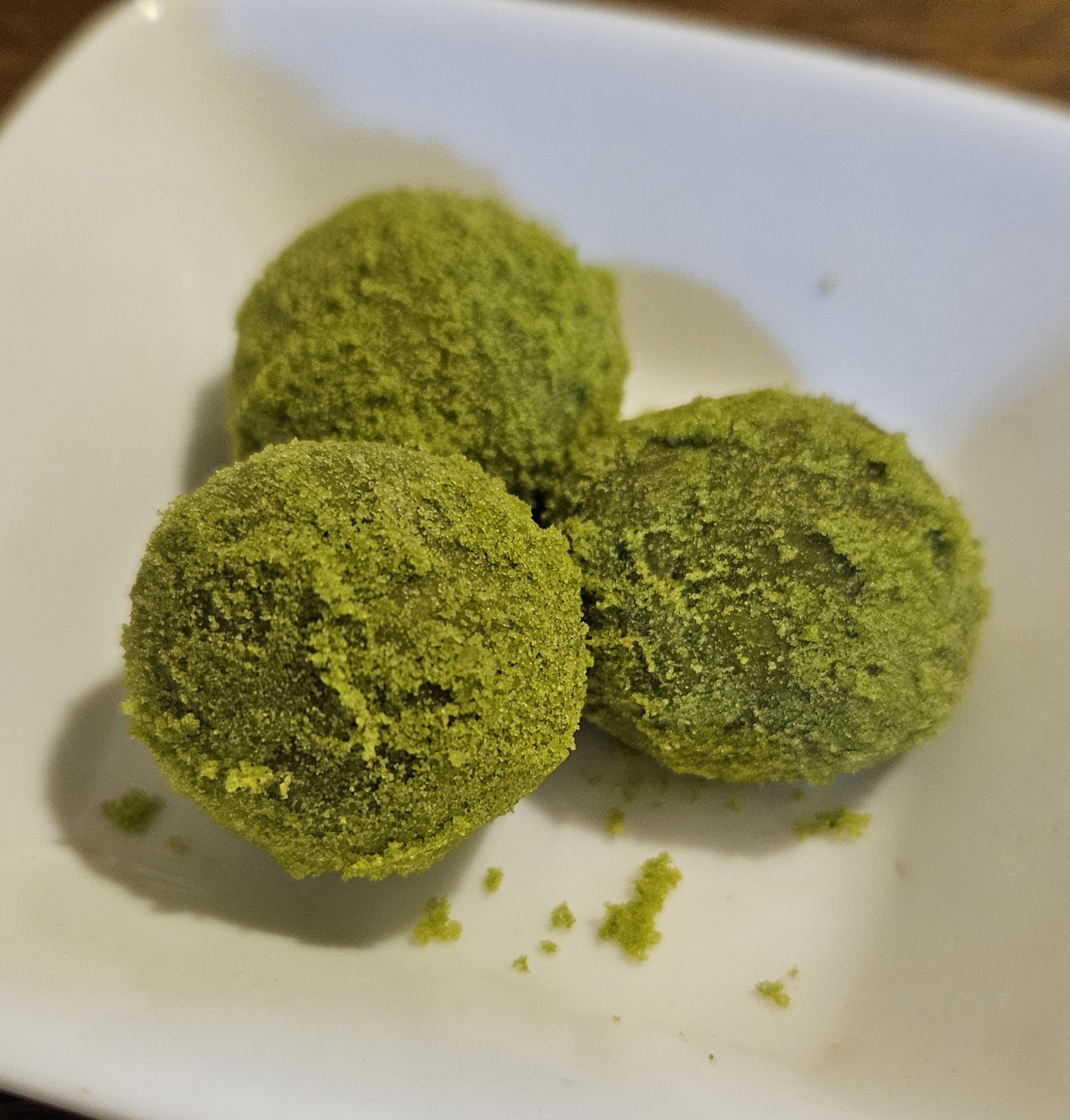 自然栽培米イセヒカリの米粉スノーボール　抹茶